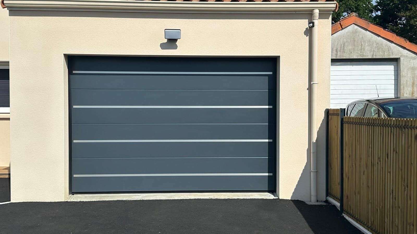 Porte de garage moderne SFRéno